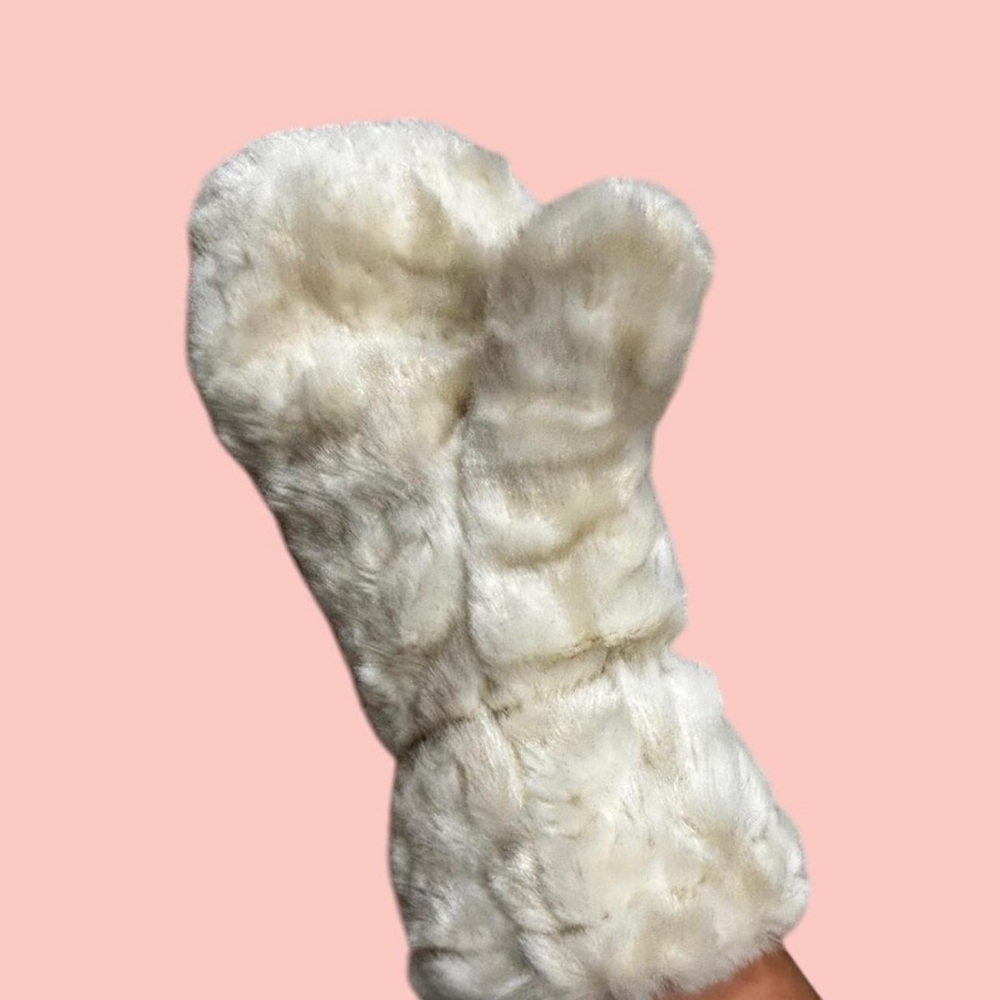 Winter Bundle: Cream Gloves, Scarf, & Hat - Picture 3 of 7